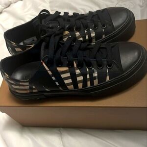 Men’s Burberry shoes AUTHENTIC.